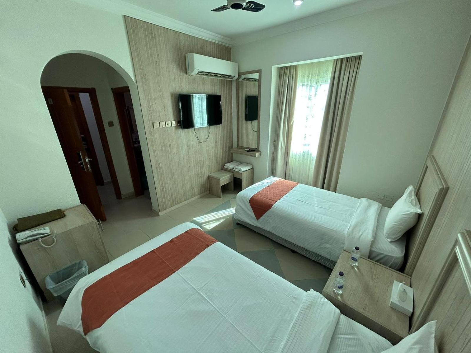 Safari Hotel Nizva Dış mekan fotoğraf